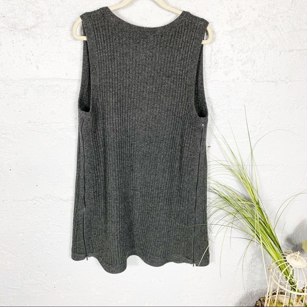 Long Ribbed Gray Vest - Picture 8 of 8